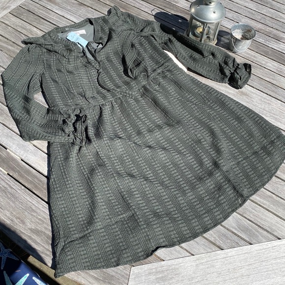 🌲 LOFT PETITE DARK GREEN RUFFLE SKATER DRESS! - Picture 14 of 14